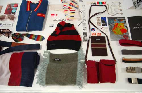 Lower space vitrine