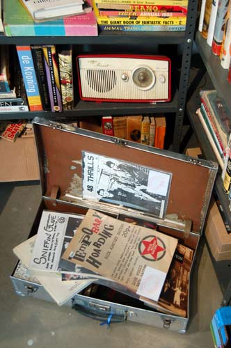 Rock & Roll Public Library: preparing the exhibition