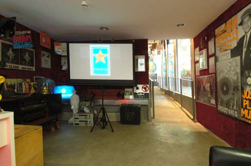 Rock & Roll Public Library: preparing the exhibition