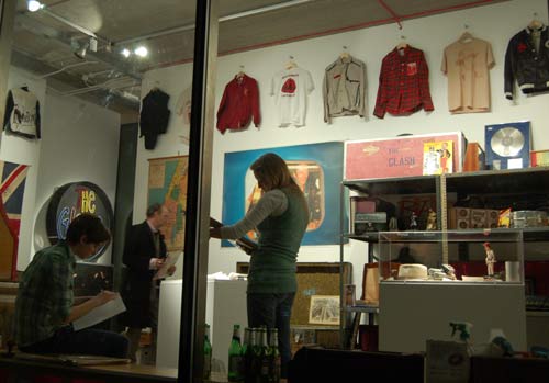 Rock & Roll Public Library: preparing the exhibition