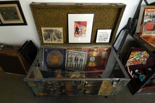 Rock & Roll Public Library: preparing the exhibition