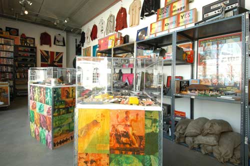 Rock & Roll Public Library: preparing the exhibition