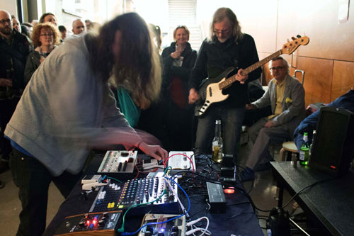 Kit Poulson: Mutter